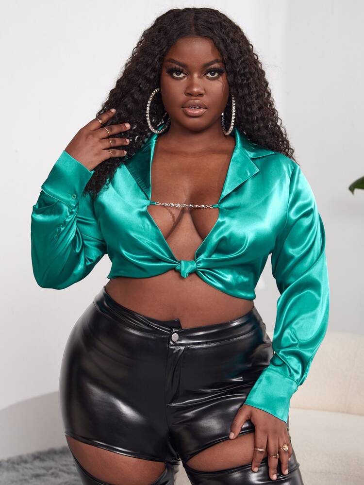 SHEIN SXY Top con diseño de cadena de cuello profundo girante delantero de satén - Verde - Añade 1