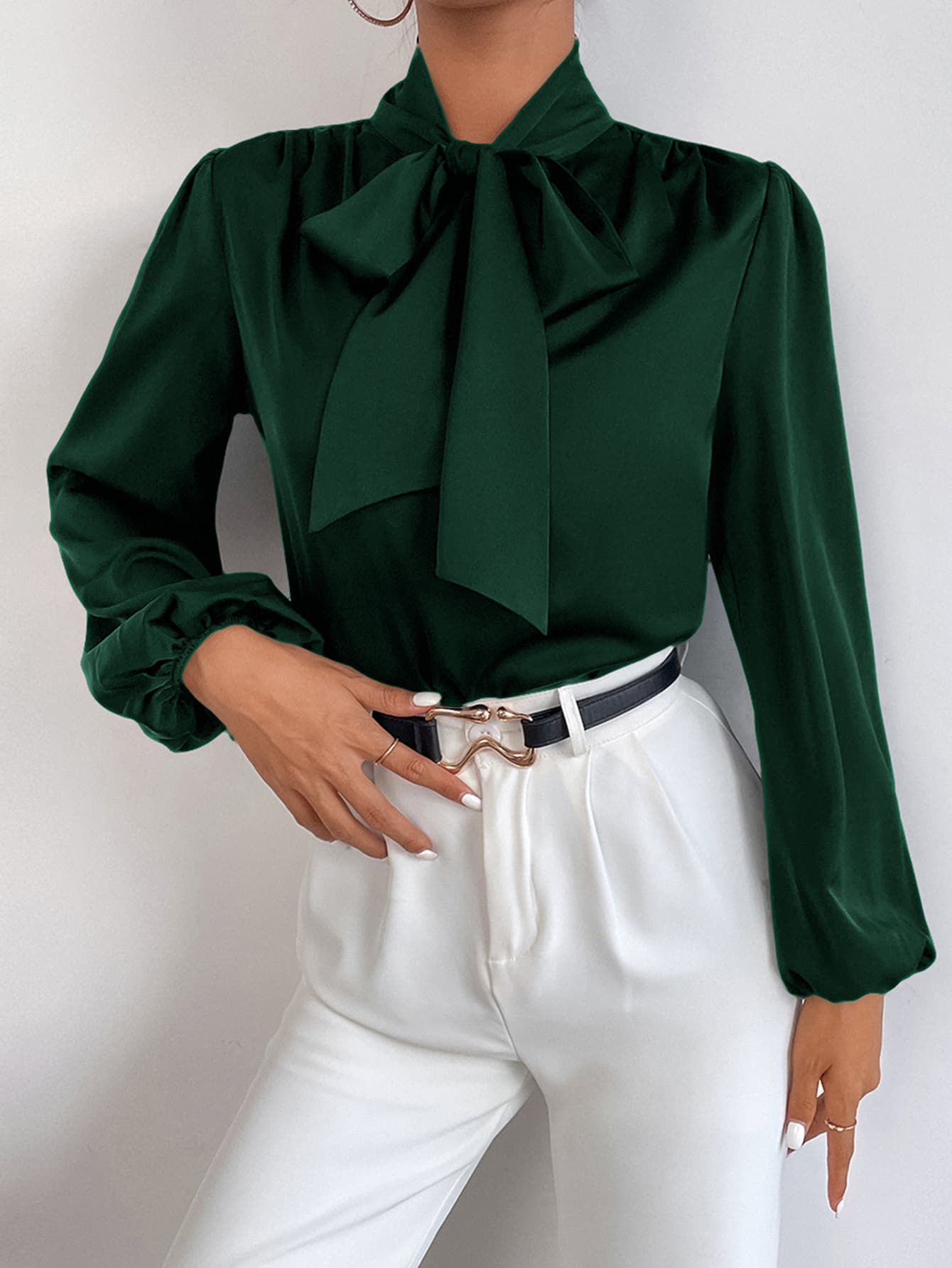 SHEIN BAE 缎面系带领口主教袖衬衫、长袖上衣 - 墨綠色 - 查看 1
