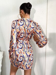Vestido con cinturón al azar con estampado de voluta de manga farol - Multicolor - Ver 2