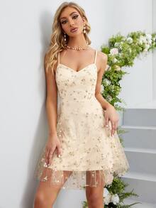 Vestido de tirantes con tira cruzada con cordón trasero con bordado floral de malla - Albaricoque - Ver 4