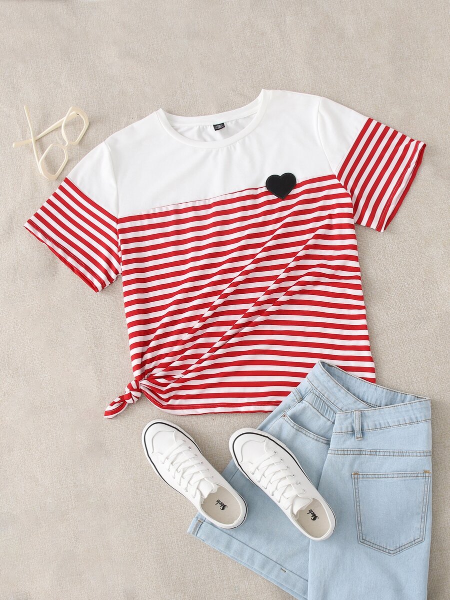 SHEIN EZwear 大碼條紋圖案愛心貼布細節T恤 - 紅白色 - 查看 1