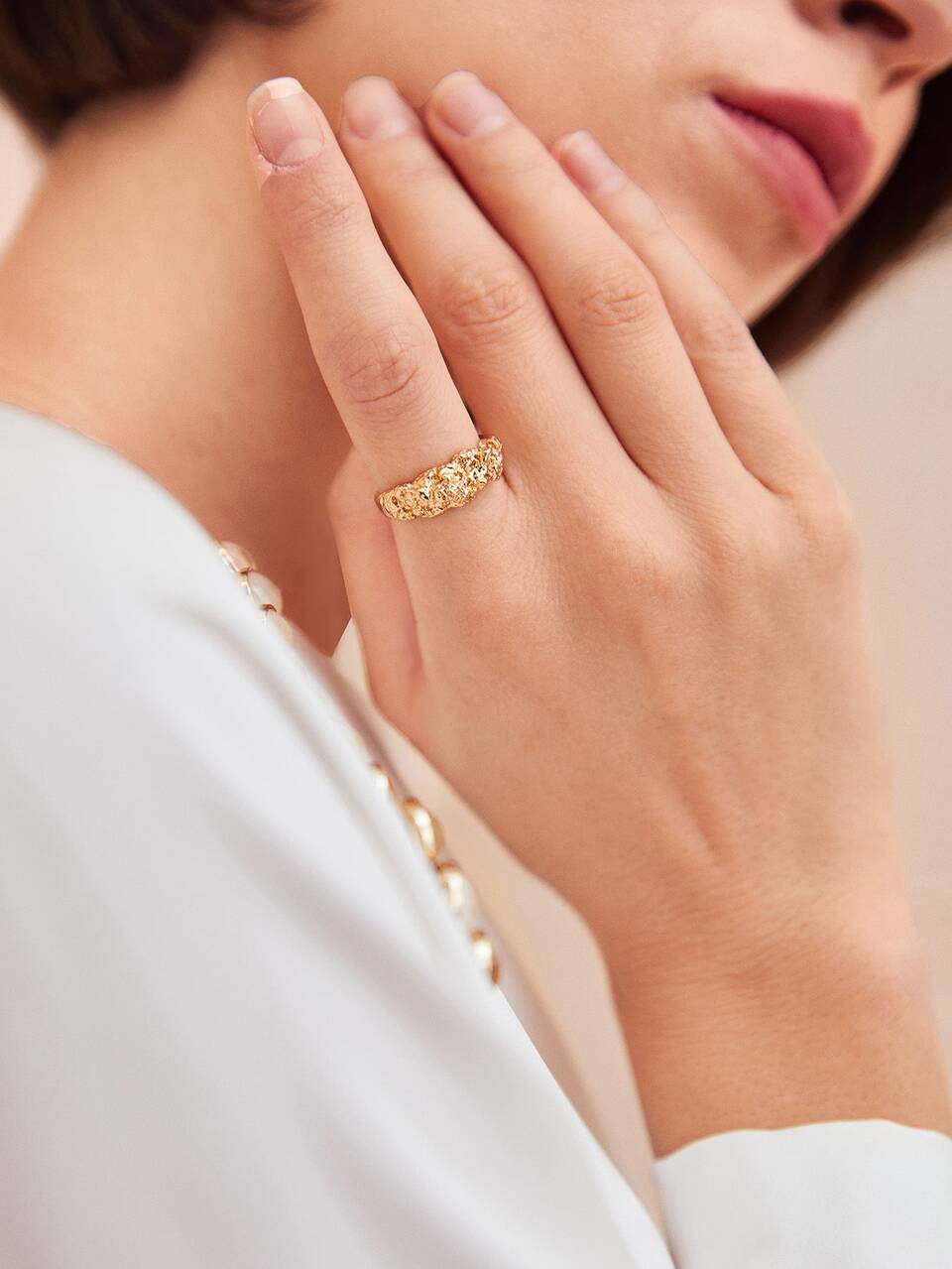 TEXTURED METAL RING