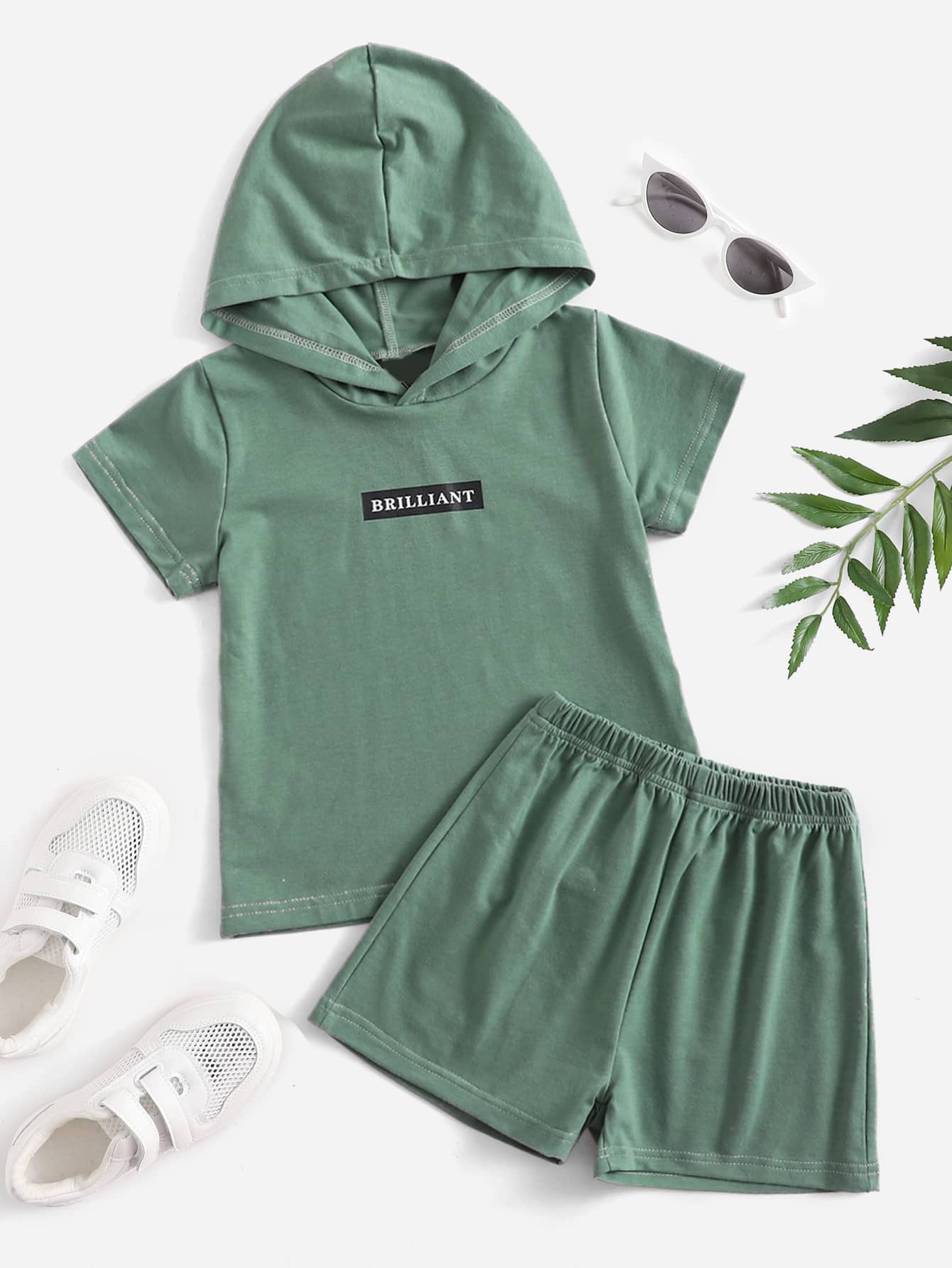 小男童字母圖案連帽T恤和短褲 - 綠色 - 查看 1