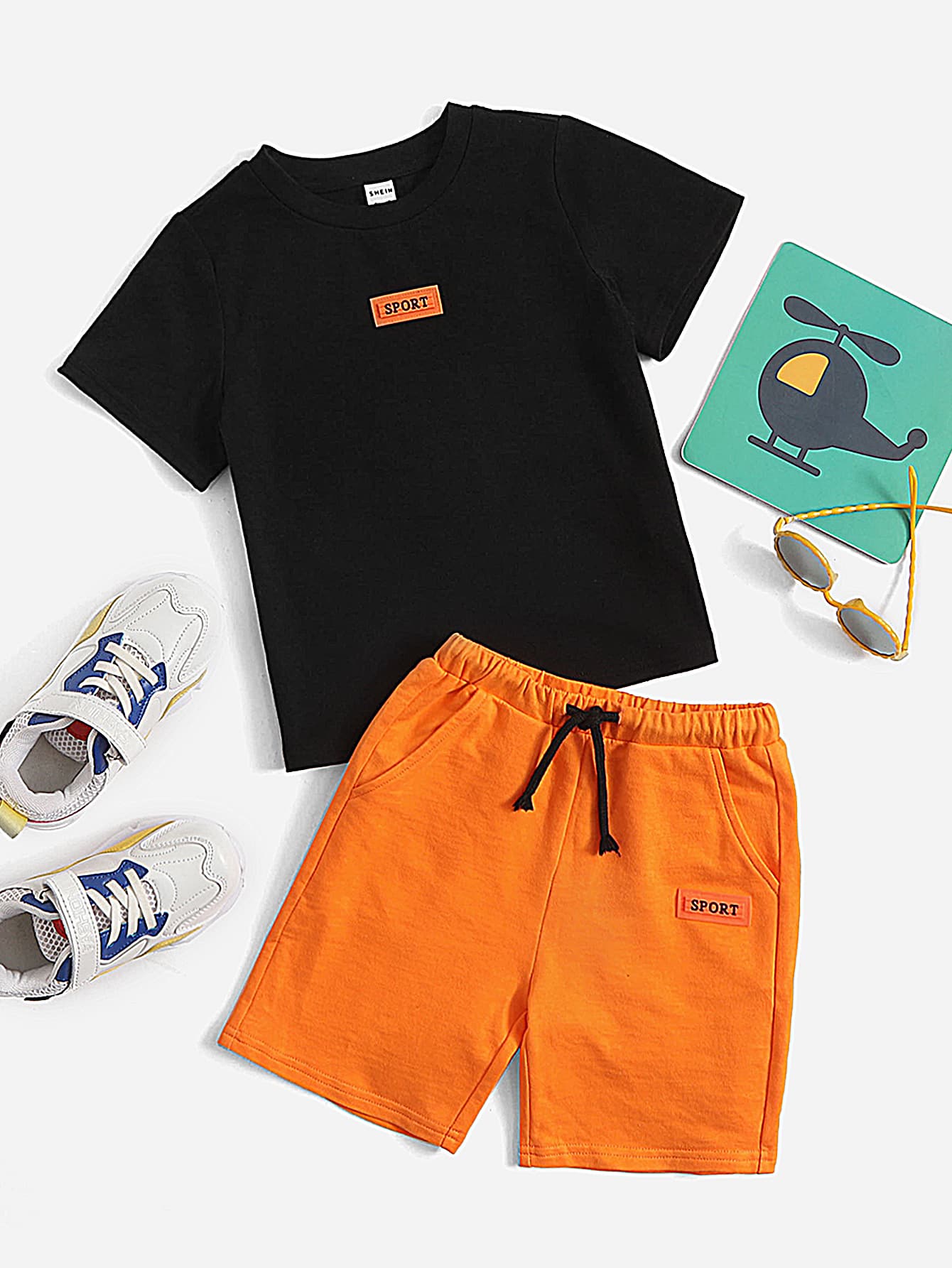 SHEIN Chàng trai trẻ Thư được vá Áo thun & Eo dây rút Quần short - màu đen - Xem 1