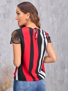 SHEIN Clasi 鎖眼領口提花蕾絲袖撞色上衣 - 彩色 - 查看 2