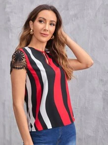 SHEIN Clasi 鎖眼領口提花蕾絲袖撞色上衣 - 彩色 - 查看 4