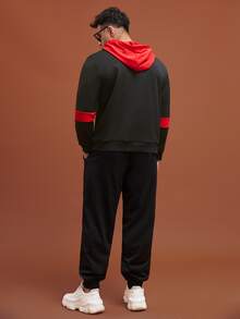 Manfinity Men Colourblock Cartoon Patched Detail Drawstring Hoodie & Joggers - Black - View 2