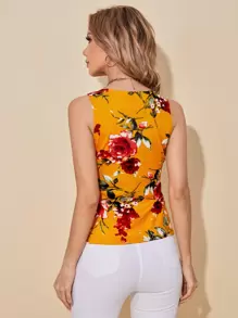 SHEIN Clasi Top Recortado Amarillo Con Estampado Floral, Con Detalles Festoneados Y Tirantes Anchos