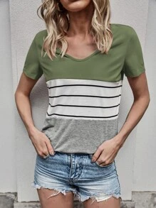 เสื้อยืด ลายแถบ และ บล็อคสี - มัลติคัลเลอร์ - ดู 1