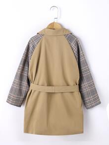 女孩格紋插肩袖雙排釦腰帶風衣外套