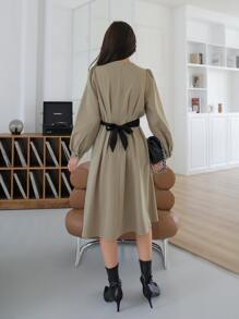 DAZY 泡泡袖褶皺面料細節後綁帶連衣裙