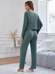 Conjunto homewear top con botón delantero con top de tirantes con pantalones