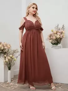 SHEIN Belle 大碼蕾絲拼接褶邊挖肩雪紡伴娘連衣裙