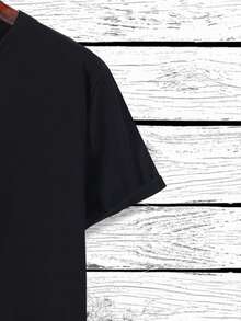 Manfinity Men Japanese Letter & Floral Print Tee & Drawstring Waist Shorts - Black - View 3