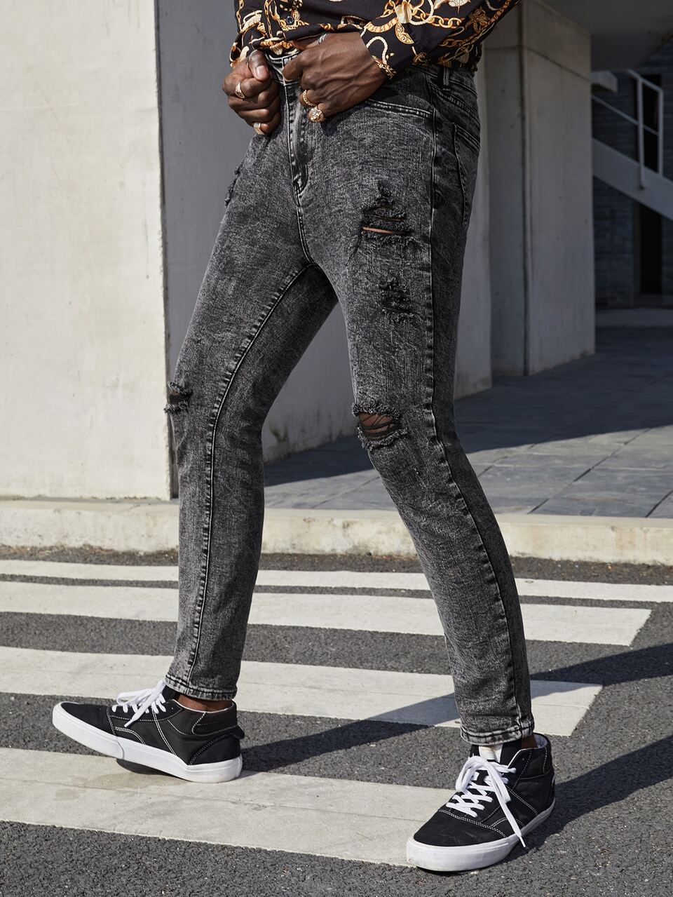 Men Zipper Fly Ripped Jeans