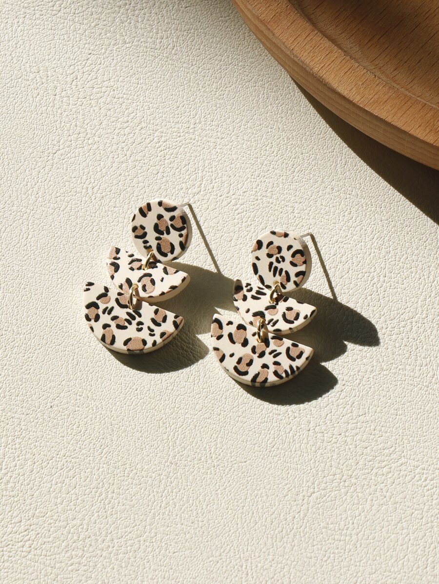 Pendientes largos geométricos con estampado de leopardo - Multicolor - Ver 1