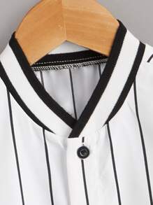 SHEIN 男孩條紋圖案字母圖案單排釦襯衫