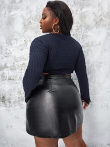 SHEIN Plus Cut Out Ring Detail Crop Top