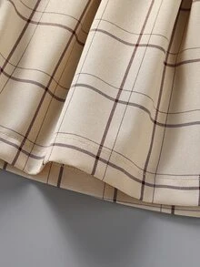 女孩格紋附腰帶短褲