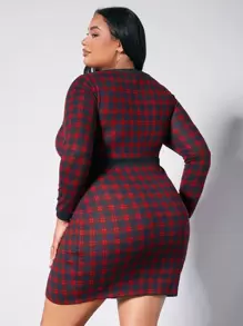 SHEIN Grossesse Plus Robe Moulante À Carreaux À Bouton