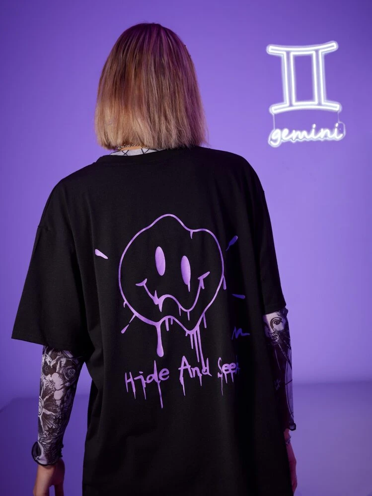 ROMWE Street Life เสื้อยืด Gemini กราฟิกตัวอักษรและการ์ตูน ไม่รวมเสื้อตาข่าย - สีดำ - ดู 1