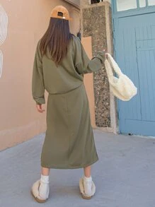 DAZY Slogan Graphic Drop Shoulder Pullover & Split Hem Skirt