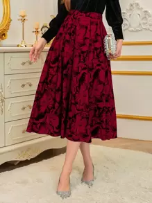 Modelyn Chân váy xếp ly cạp cao họa tiết hoa màu đỏ tía - Màu Đỏ Sâu - Xem 1