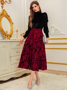 Modelyn Chân váy xếp ly cạp cao họa tiết hoa màu đỏ tía - Màu Đỏ Sâu - Xem 3