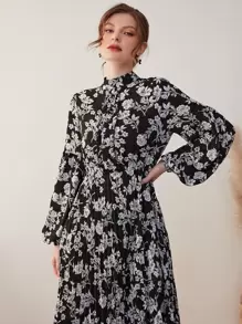 Seusyu Floral Print Lantern Sleeve Pleated Modest Long Sleeve Dress - Black and White - View 5