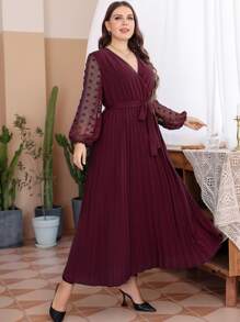 Modelyn 大碼圓點燈籠袖交叉領百褶下擺繫腰帶連衣裙 - 酒紅色 - 查看 1