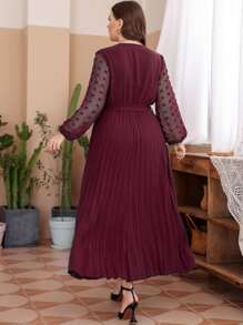 Modelyn 大碼圓點燈籠袖交叉領百褶下擺繫腰帶連衣裙 - 酒紅色 - 查看 2