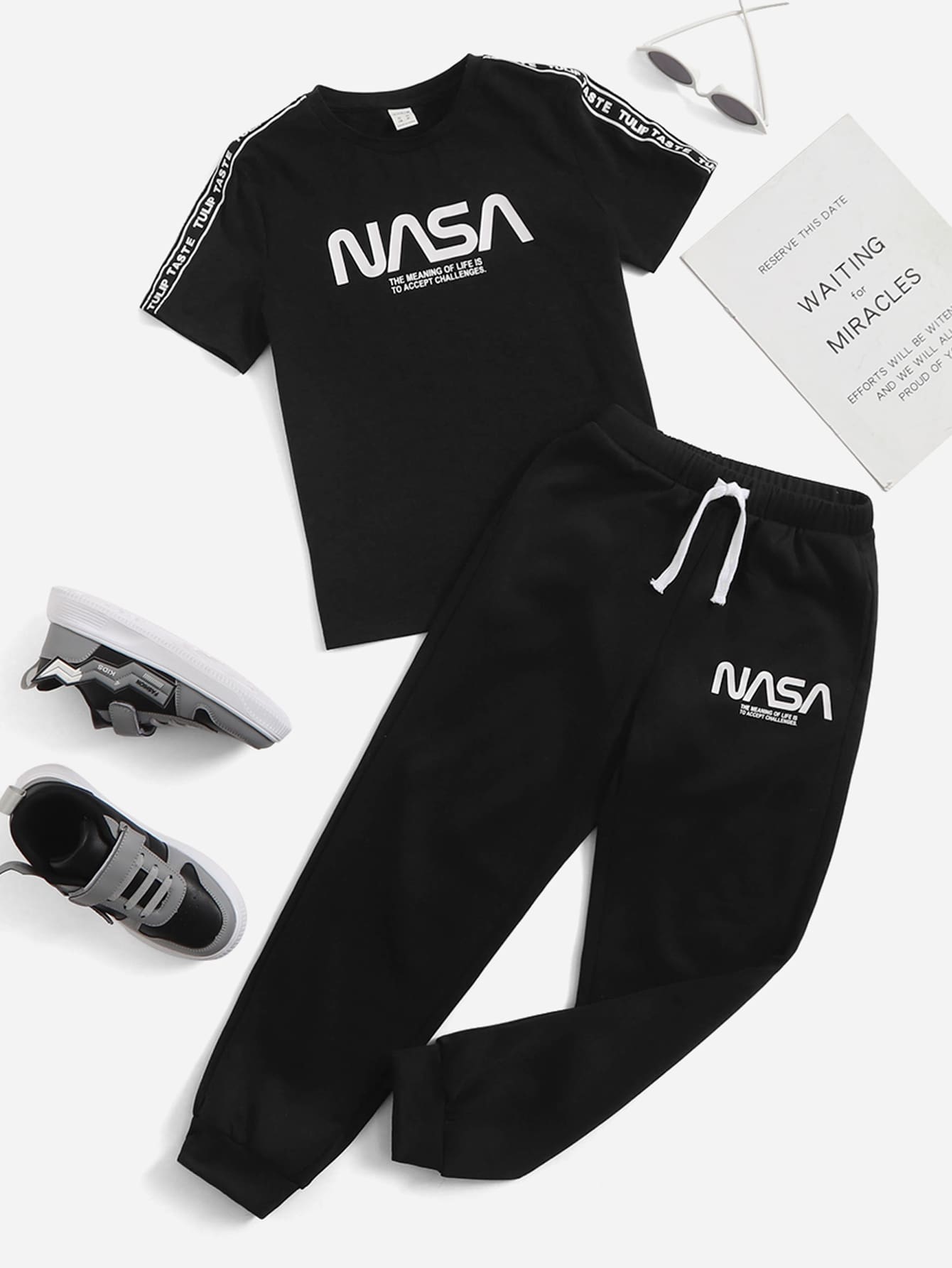 SHEIN Bộ hai mảnh Trai Dây kéo Thắt nút Túi Lá thư Thể thao - màu đen - Xem 1