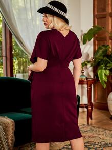 CurvySweet 大碼褶皺荷葉邊下擺緊身洋裝 - 酒紅色 - 查看 2