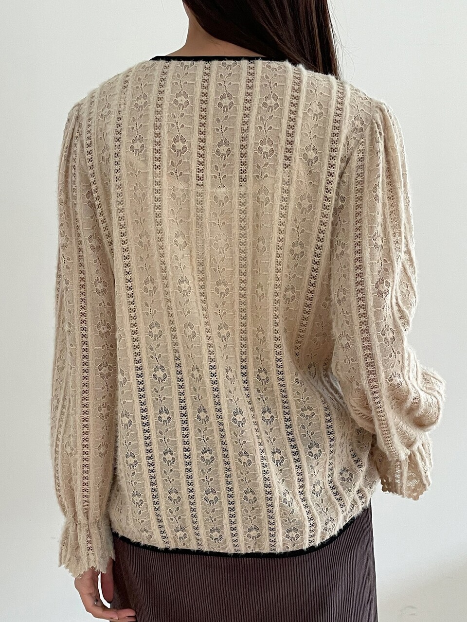Flounce Sleeve Contrast Binding Lace Blouse