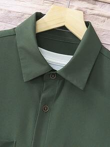Manfinity Hombres Camisa con parche de bolsillo sin camiseta - Verde Oscuro - Ver 4