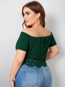 SHEIN Privé Talla grande Camiseta con escote hombros descubiertos, con borde de encaje láser con forma de concha - Verde Oscuro - Ver 3