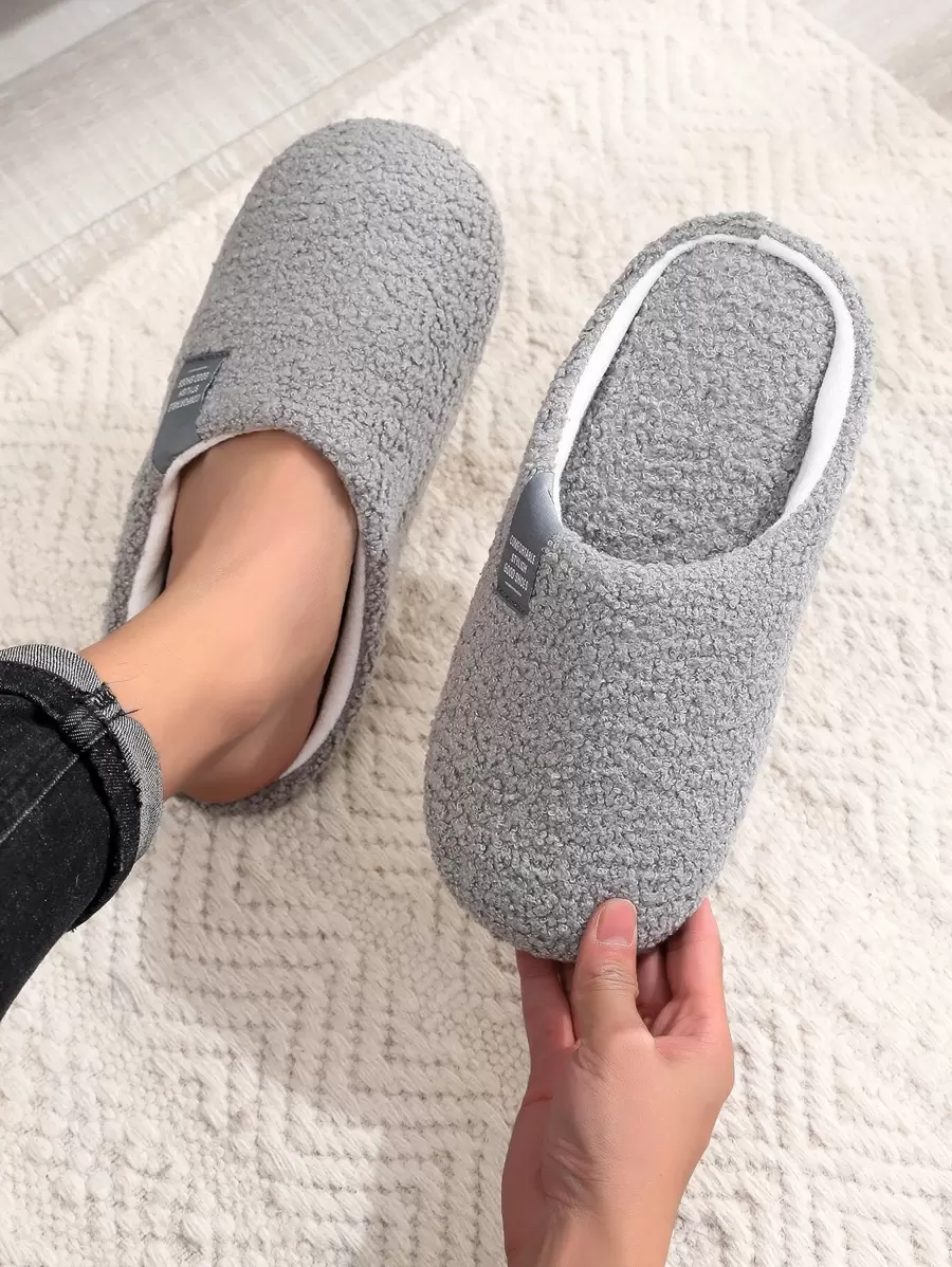 Pantuflas de ajuste ancho con gráfico de letras, pantuflas de dormitorio ligeras antideslizantes para hombres - Gris - Ver 1