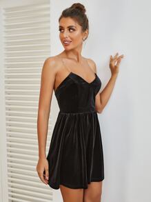 SHEIN Solid Chain Strappy Crisscross Velvet Cami Dress - Black - View 3