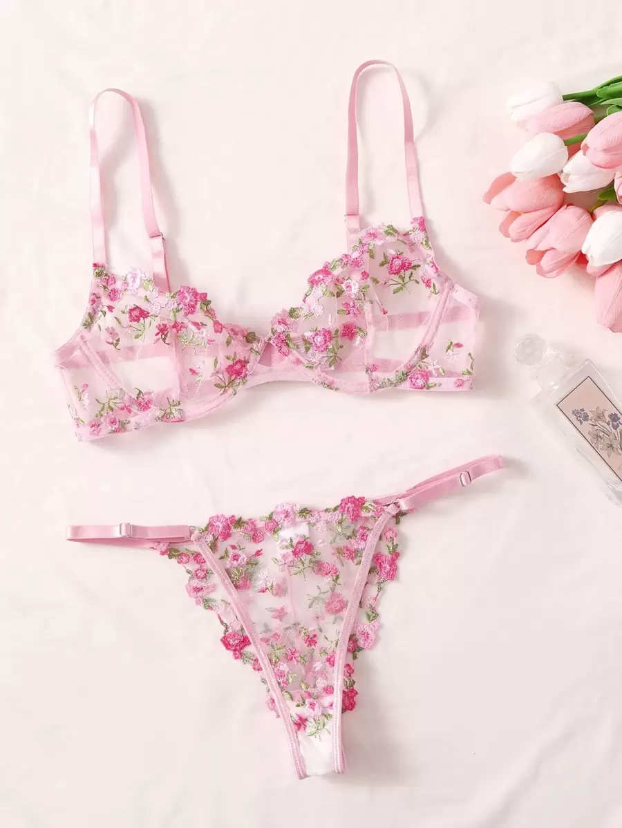 Conjunto de lencería de encaje transparente bordado con sujetador de aros y braguita