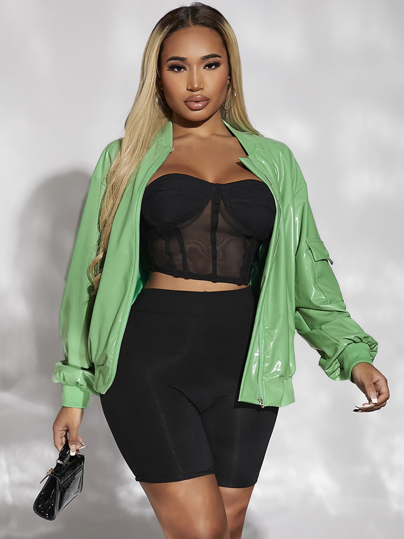 Neckline