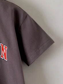 SHEIN Niñas Camiseta de hombros caídos con estampado de letra - Gris Oscuro - Ver 3