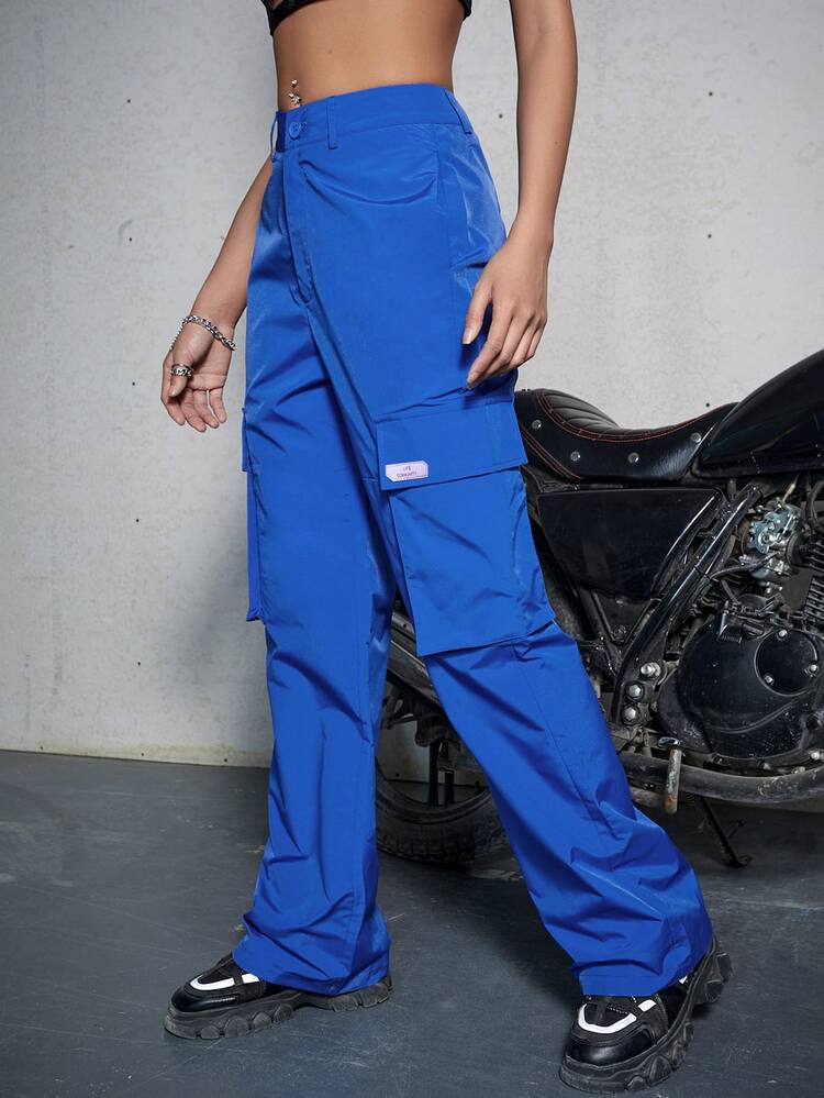 SHEIN ICON Bikercore Pantalones cargo gorpcore con diseño de parche con bolsillo con solapa - azul real - Añade 4