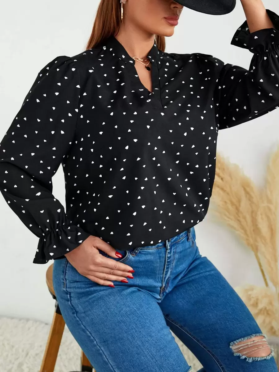 SHEIN Clasi Blusa con estampado de corazón de confeti de manga con volante - Negro - Ver 1