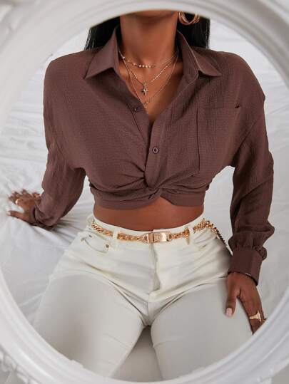 Crop Bluse mit Flicken, Tasche, Twist vorne