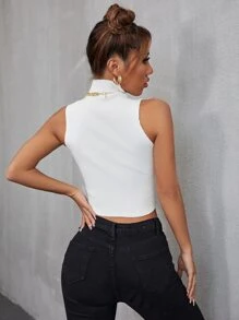 SHEIN X PERLA INAWLY Top corto de cuello cisne tejido de canalé sin manga - Blanco - Ver 2