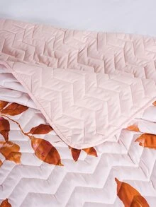 Leaf Pattern Bedspread - Red and White - View 4