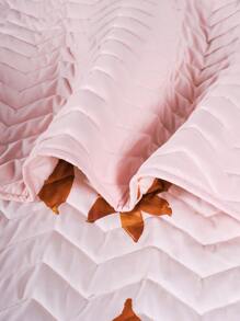 Leaf Pattern Bedspread - Red and White - View 5