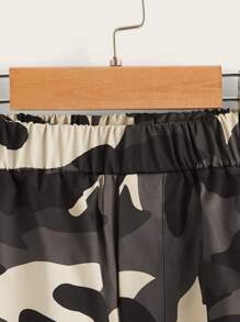 SHEIN 青少年男孩標語圖形拉鍊口袋迷彩戰術褲