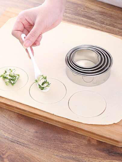مجموعة قوالب زلابية من الفولاذ المقاوم للصدأ ، حلقة فضية لتقطيع العجين للمطبخ 5 قطع