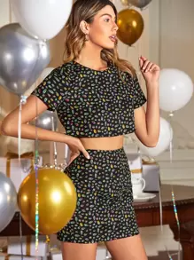 Geegee's Shop 滿版印花短款T恤和裙子套裝 - 彩色 - 查看 1